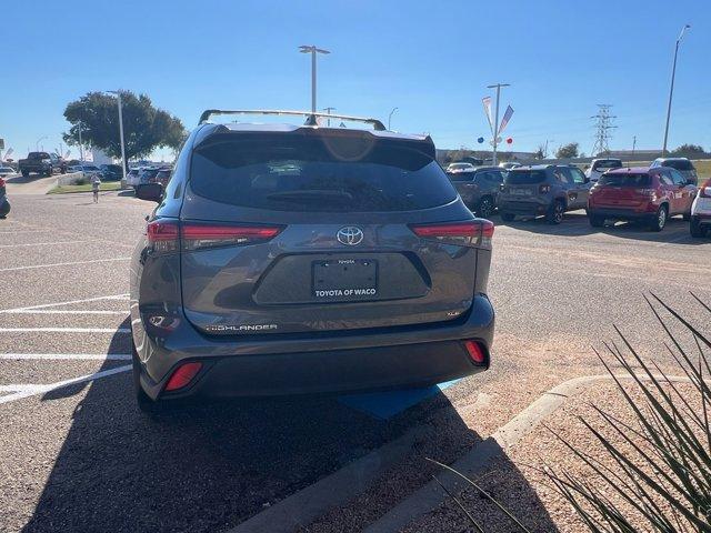 used 2022 Toyota Highlander car