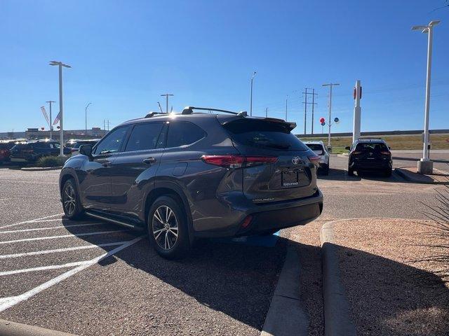 used 2022 Toyota Highlander car