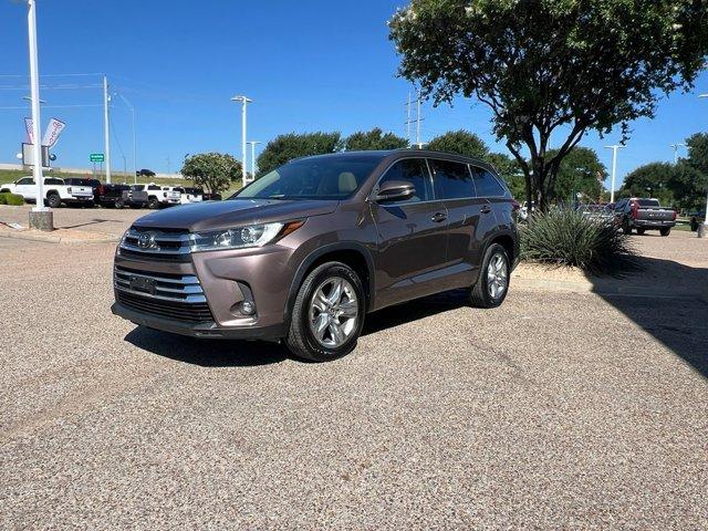 used 2019 Toyota Highlander car, priced at $27,995