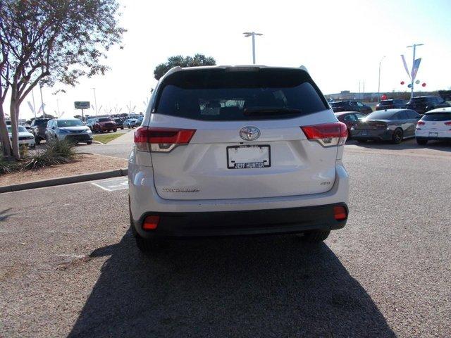 used 2018 Toyota Highlander car