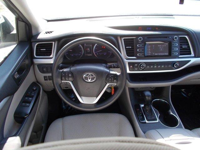 used 2018 Toyota Highlander car