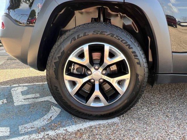 used 2018 Jeep Cherokee car, priced at $20,995