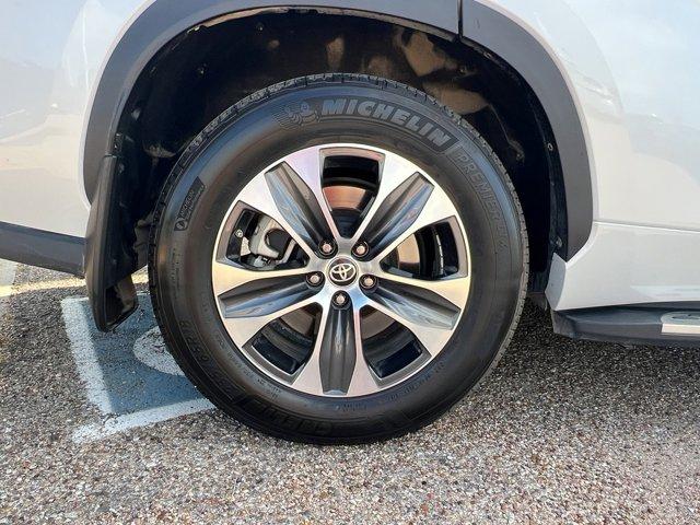 used 2022 Toyota Highlander car, priced at $34,995
