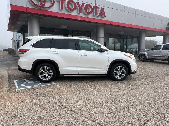 used 2015 Toyota Highlander car, priced at $18,995