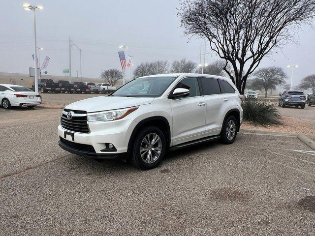 used 2015 Toyota Highlander car, priced at $18,995