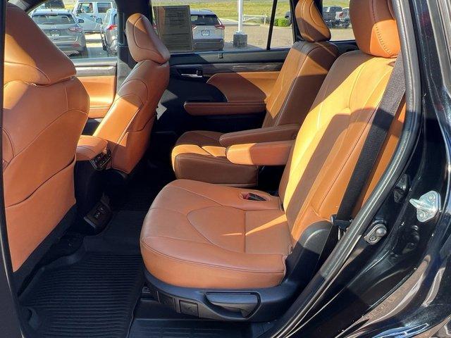 used 2023 Toyota Highlander car, priced at $39,995