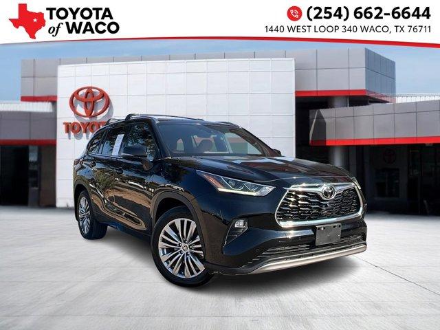 used 2023 Toyota Highlander car, priced at $39,995