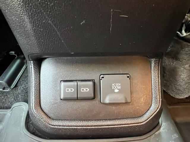 used 2023 Toyota Highlander car, priced at $39,995