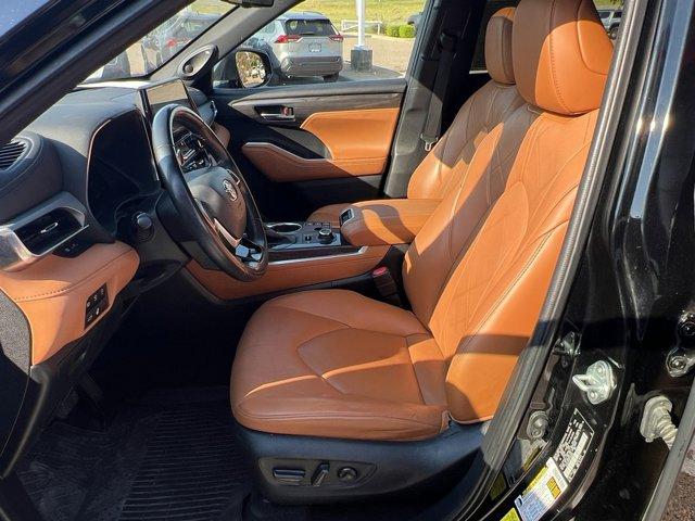 used 2023 Toyota Highlander car, priced at $39,995