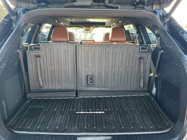 used 2023 Toyota Highlander car, priced at $39,995