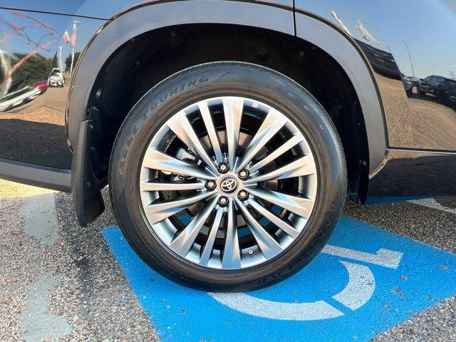 used 2023 Toyota Highlander car, priced at $39,995