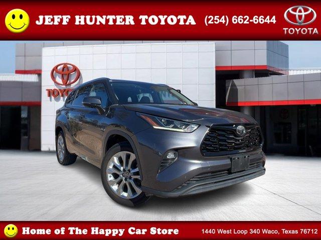 used 2020 Toyota Highlander car, priced at $34,995