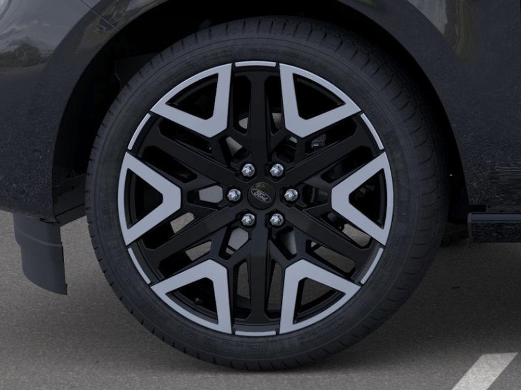 new 2025 Ford Expedition Max car, priced at $95,305