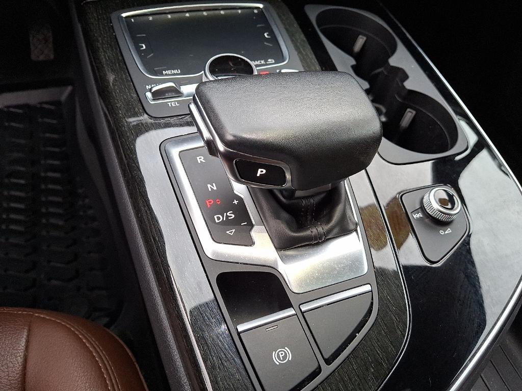 used 2019 Audi Q7 car, priced at $19,150