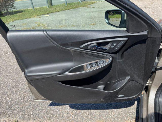used 2024 Chevrolet Malibu car, priced at $20,292