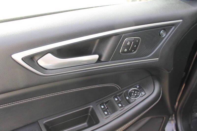 used 2024 Ford Edge car, priced at $25,497