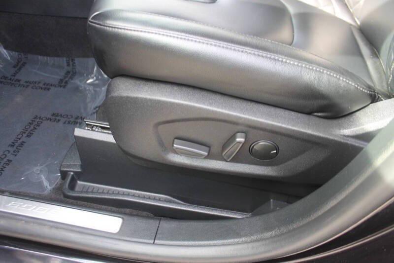 used 2024 Ford Edge car, priced at $25,497