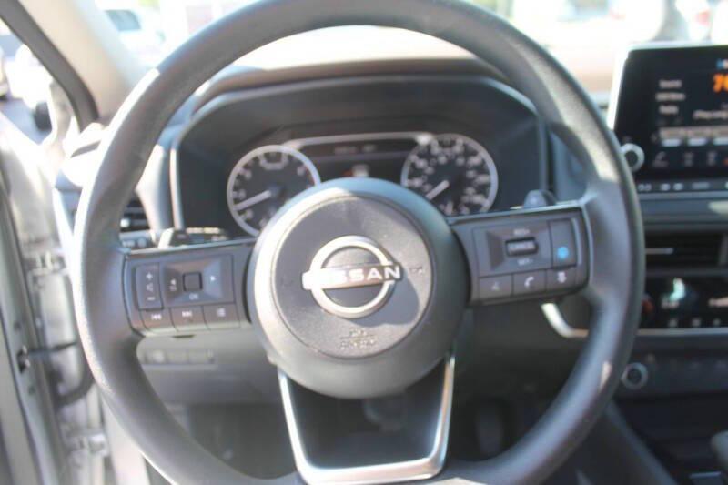 used 2024 Chevrolet Equinox car, priced at $22,997