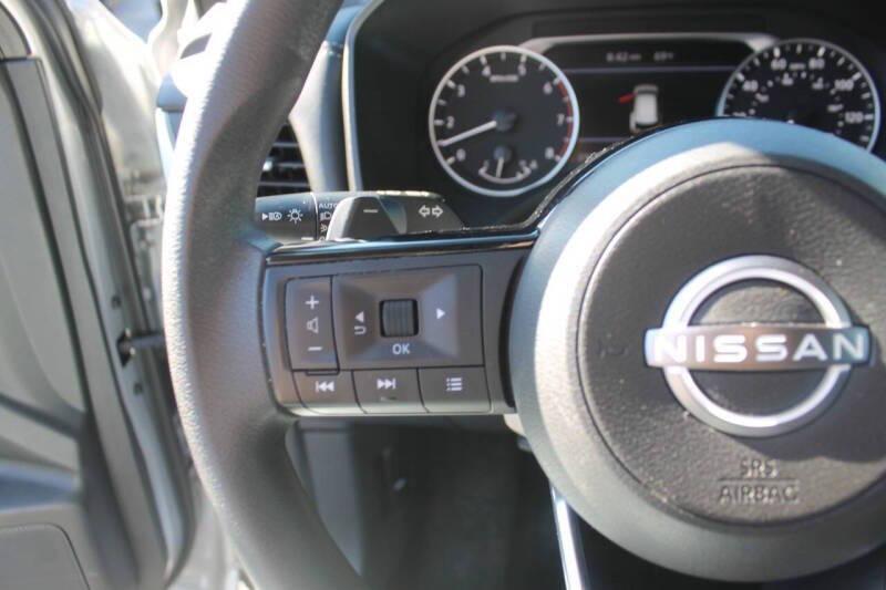 used 2024 Chevrolet Equinox car, priced at $22,997