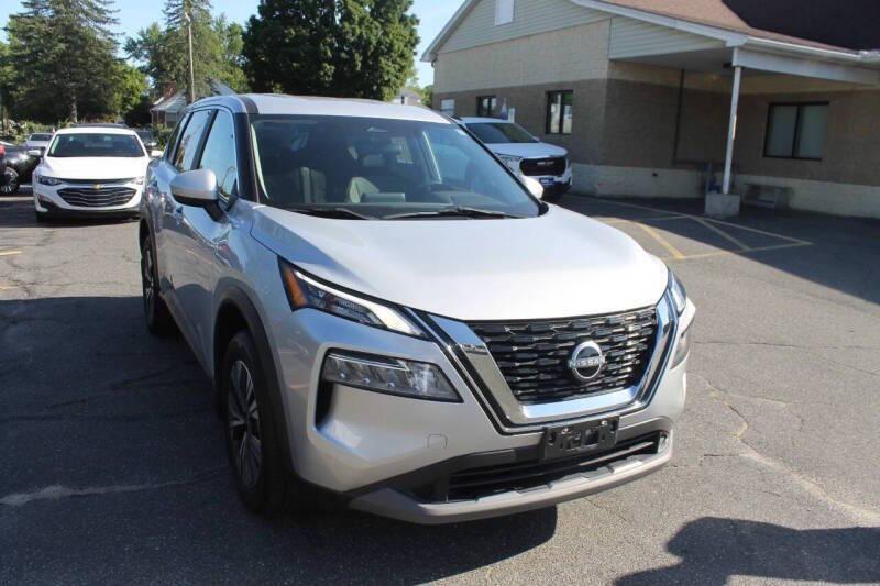 used 2024 Chevrolet Equinox car, priced at $22,997