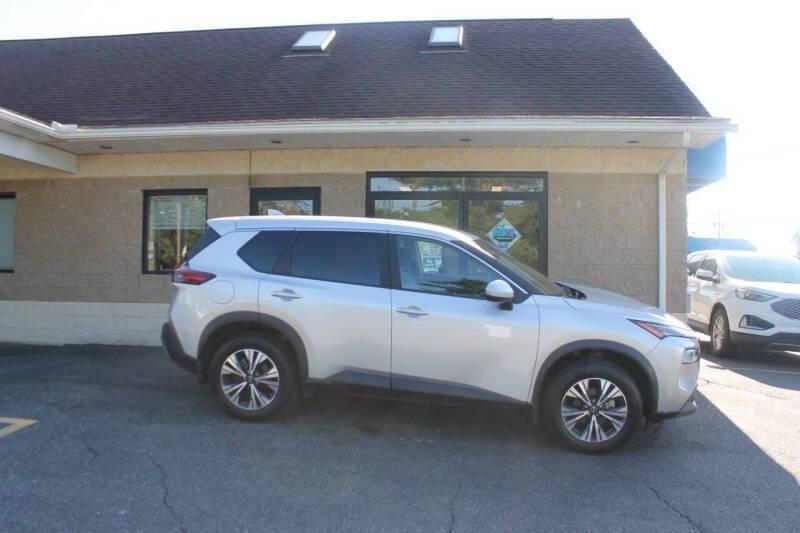 used 2024 Chevrolet Equinox car, priced at $22,997