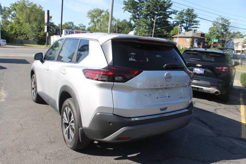 used 2024 Chevrolet Equinox car, priced at $22,997