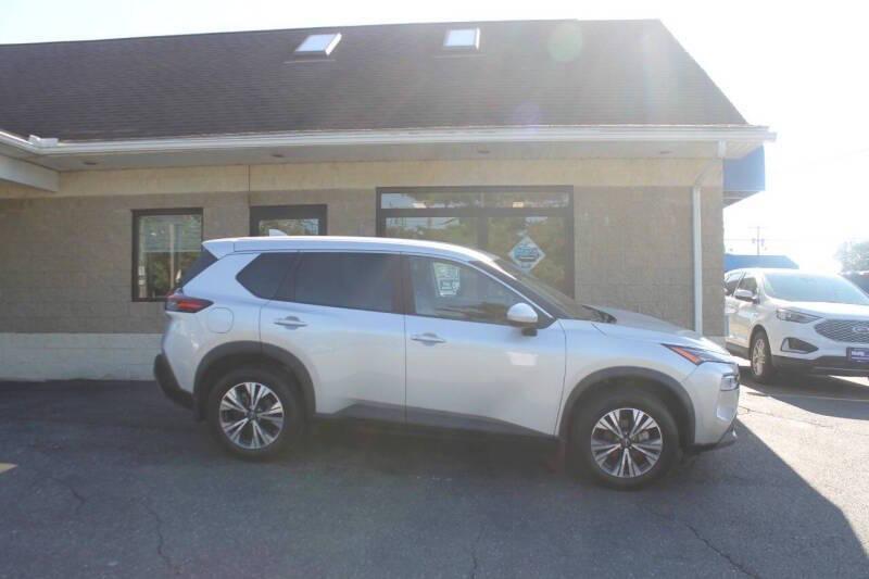 used 2024 Chevrolet Equinox car, priced at $22,997