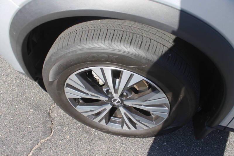 used 2024 Chevrolet Equinox car, priced at $22,997