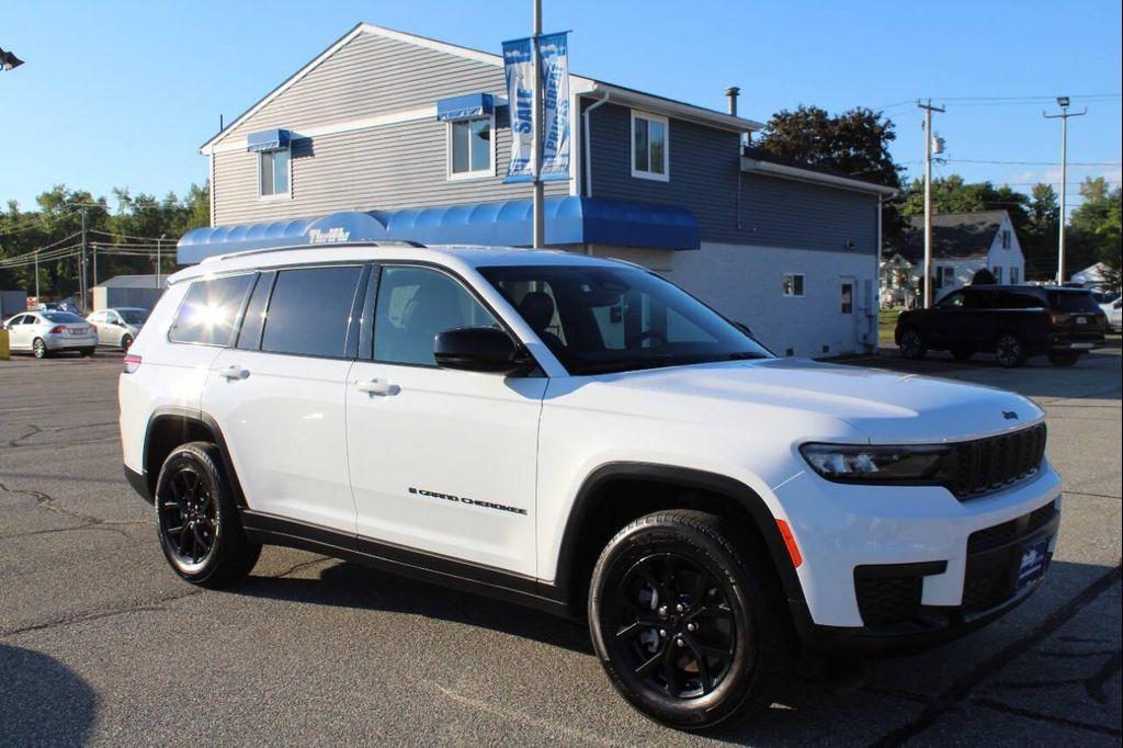 used 2024 Jeep Grand Cherokee L car, priced at $33,997