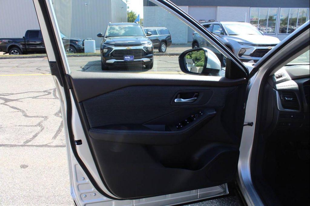 used 2023 Nissan Rogue car, priced at $23,997