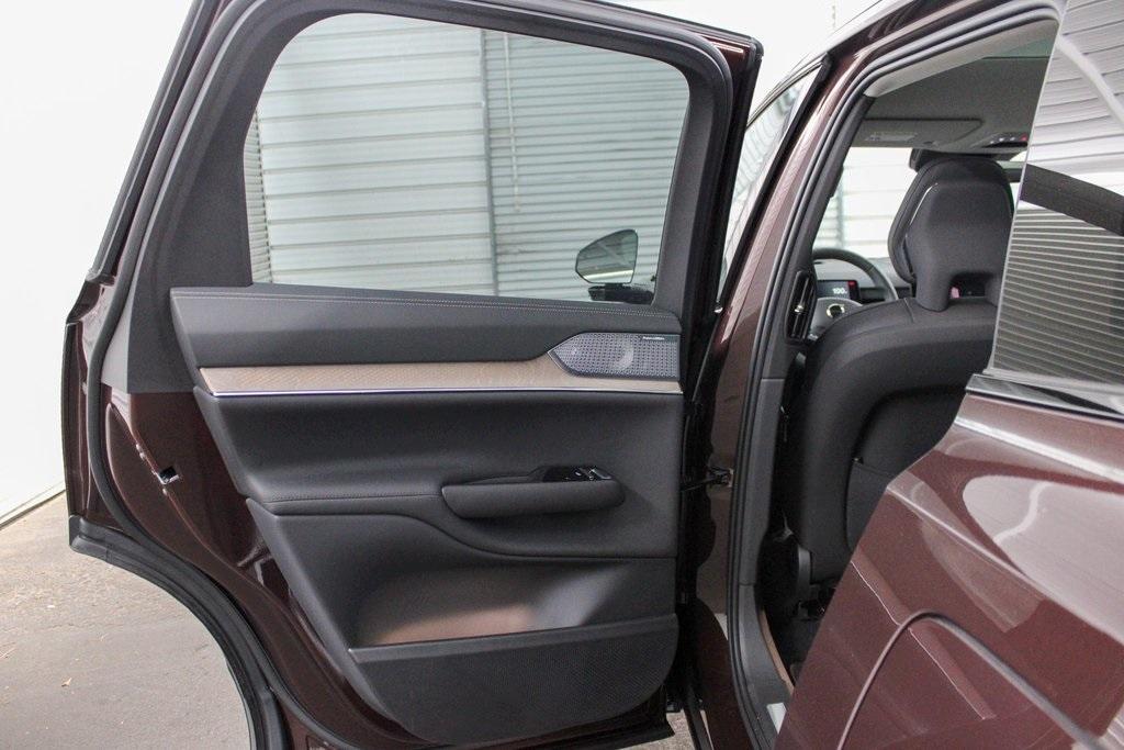 new 2025 Volvo EX90 car, priced at $94,640