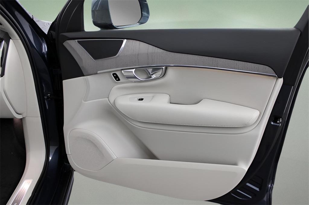 new 2025 Volvo XC90 car, priced at $67,265