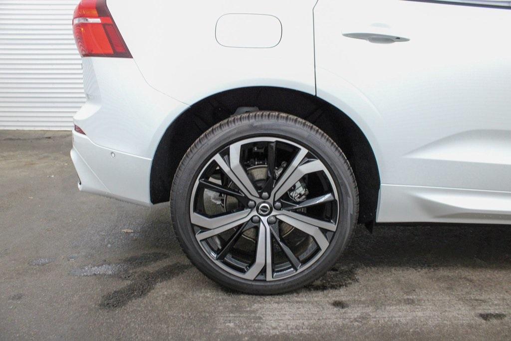 new 2025 Volvo XC60 car, priced at $62,005