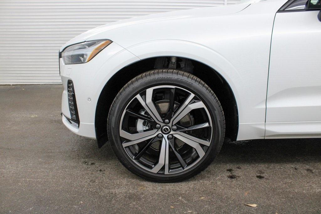 new 2025 Volvo XC60 car, priced at $62,005