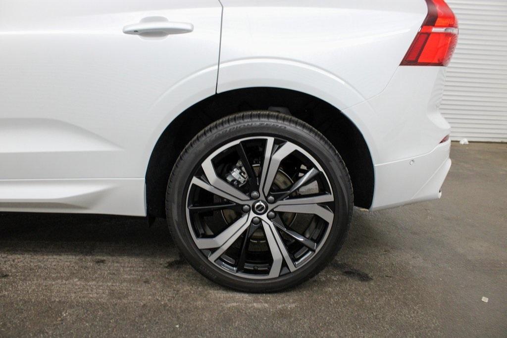 new 2025 Volvo XC60 car, priced at $62,005