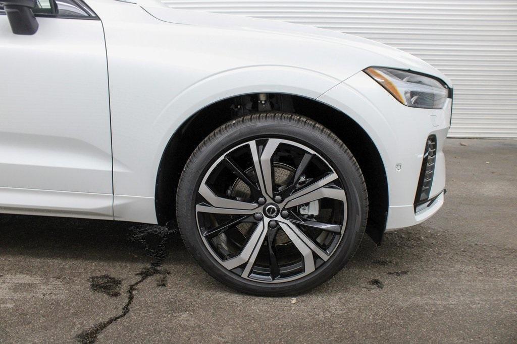 new 2025 Volvo XC60 car, priced at $62,005