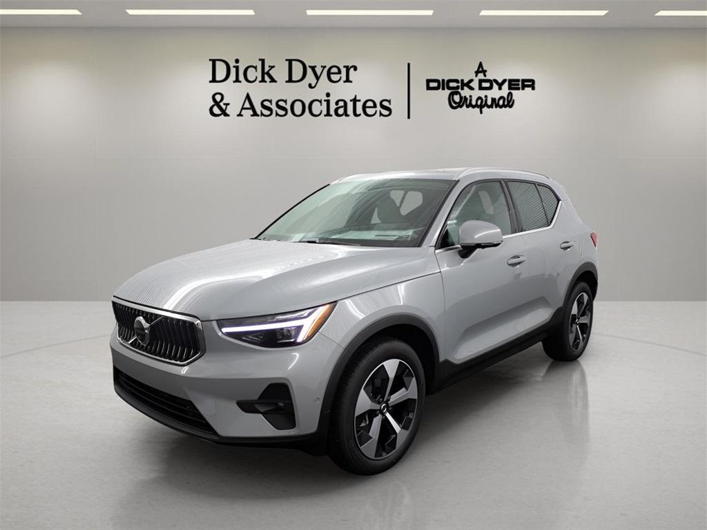 new 2025 Volvo XC40 car, priced at $48,100