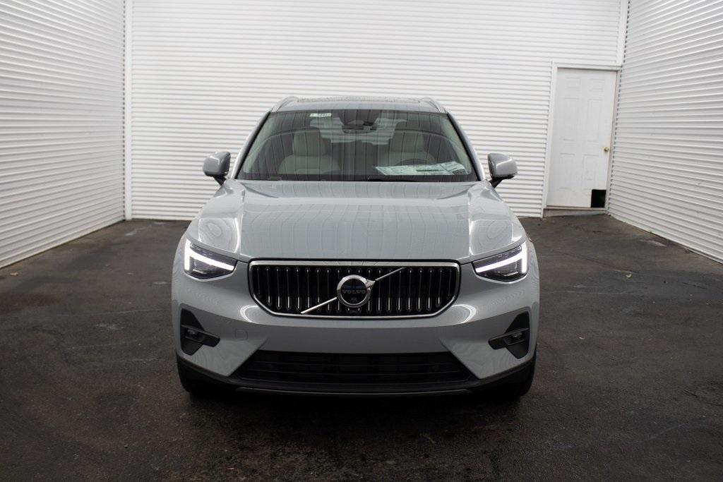 new 2025 Volvo XC40 car, priced at $48,100