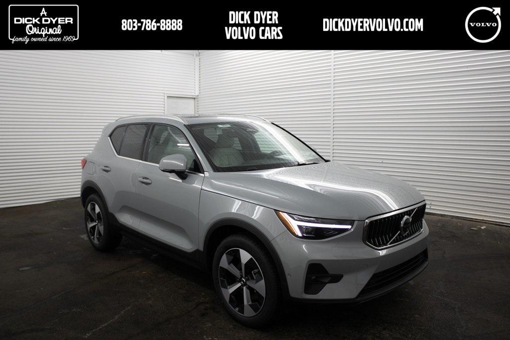 new 2025 Volvo XC40 car, priced at $48,100