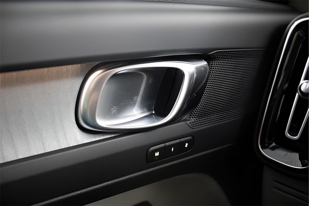 new 2025 Volvo XC40 car, priced at $48,100