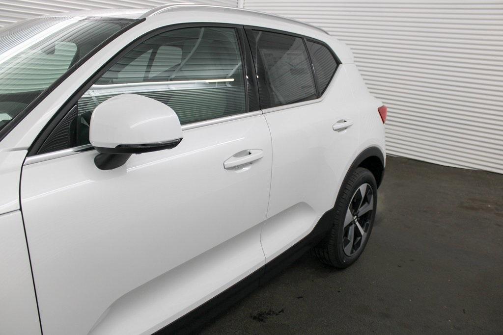 new 2025 Volvo XC40 car, priced at $48,350