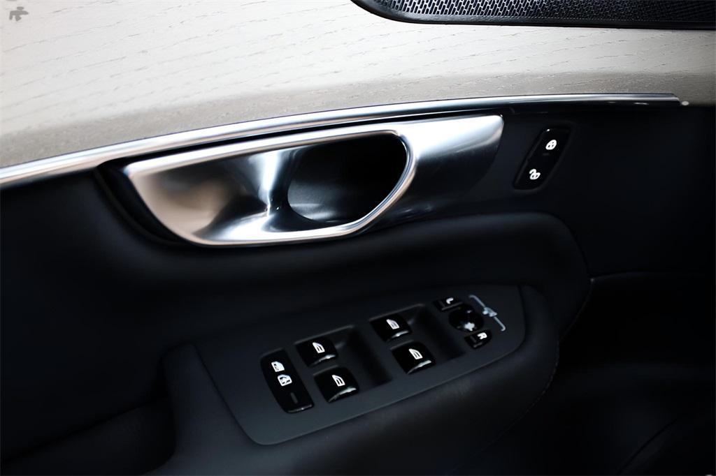 new 2025 Volvo XC90 Plug-In Hybrid car, priced at $78,805