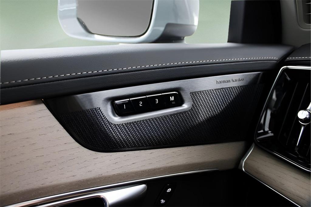 new 2025 Volvo XC90 Plug-In Hybrid car, priced at $78,805