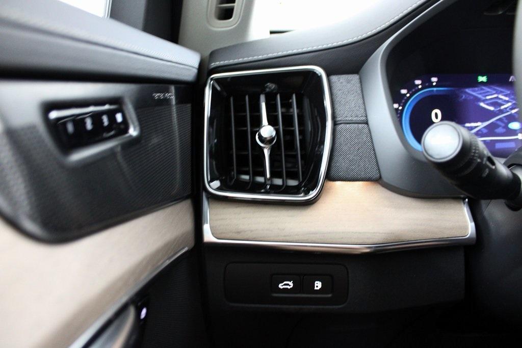 new 2025 Volvo XC90 Plug-In Hybrid car, priced at $78,805