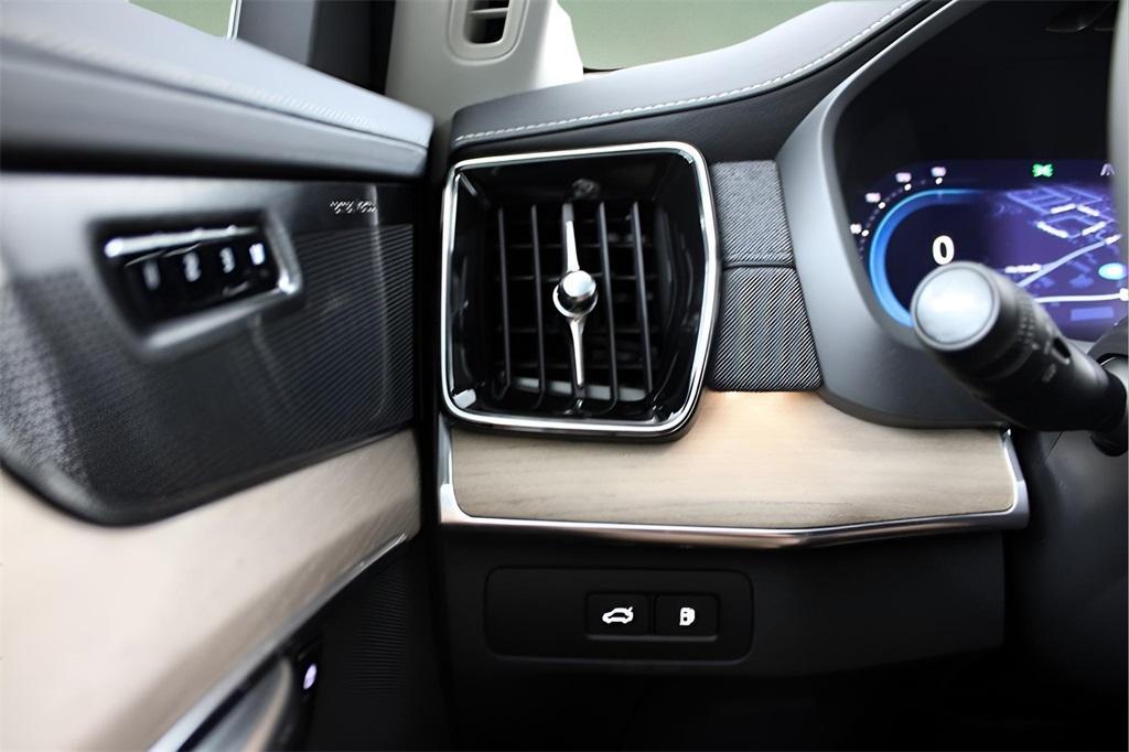 new 2025 Volvo XC90 Plug-In Hybrid car, priced at $78,805