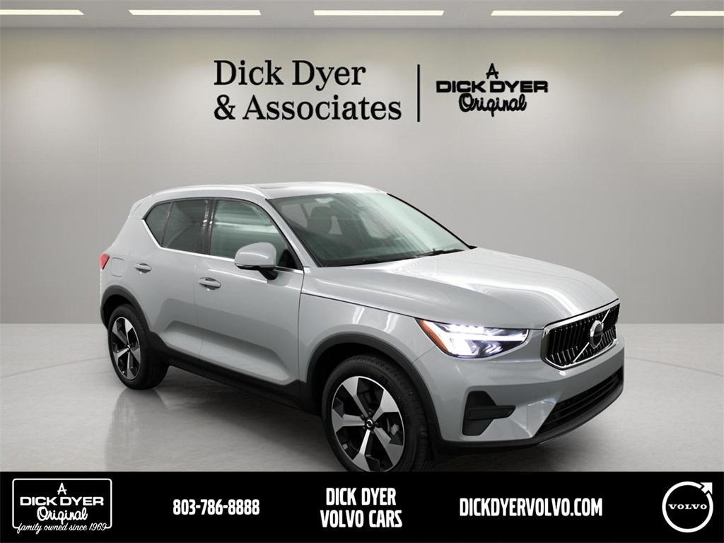 new 2025 Volvo XC40 car, priced at $46,015