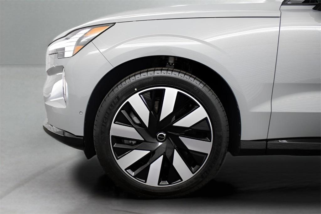 new 2025 Volvo EX90 car, priced at $85,640
