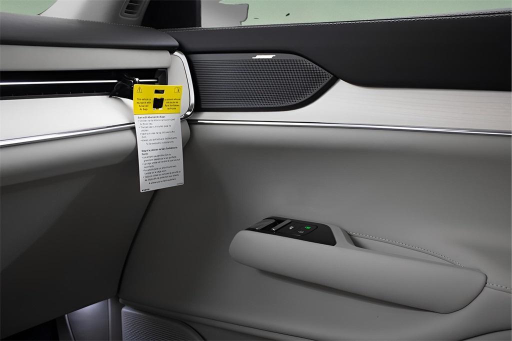 new 2025 Volvo EX90 car, priced at $85,640