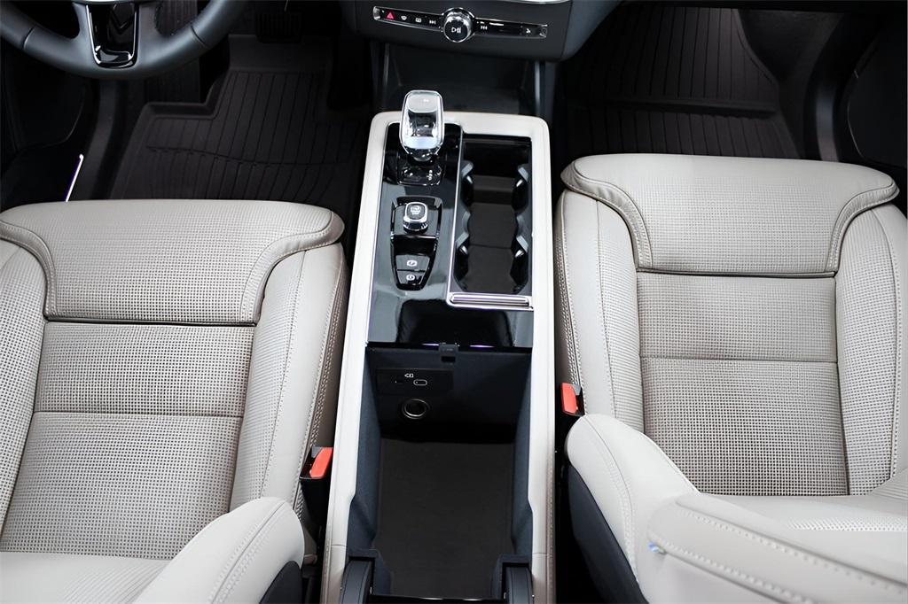 new 2026 Volvo XC90 car, priced at $77,755