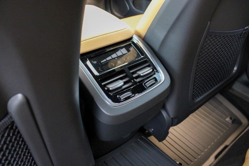 new 2025 Volvo XC60 car, priced at $60,660